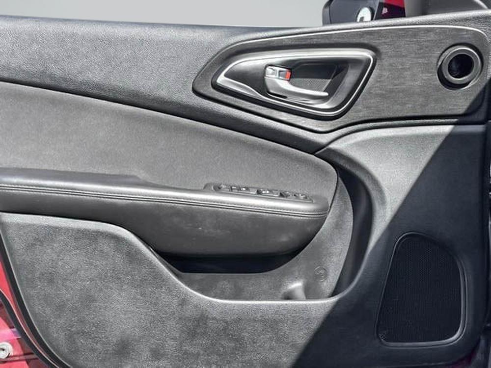 Chrysler 200 LIMITED 2016 d&rsquo;occasion à vendre - 13