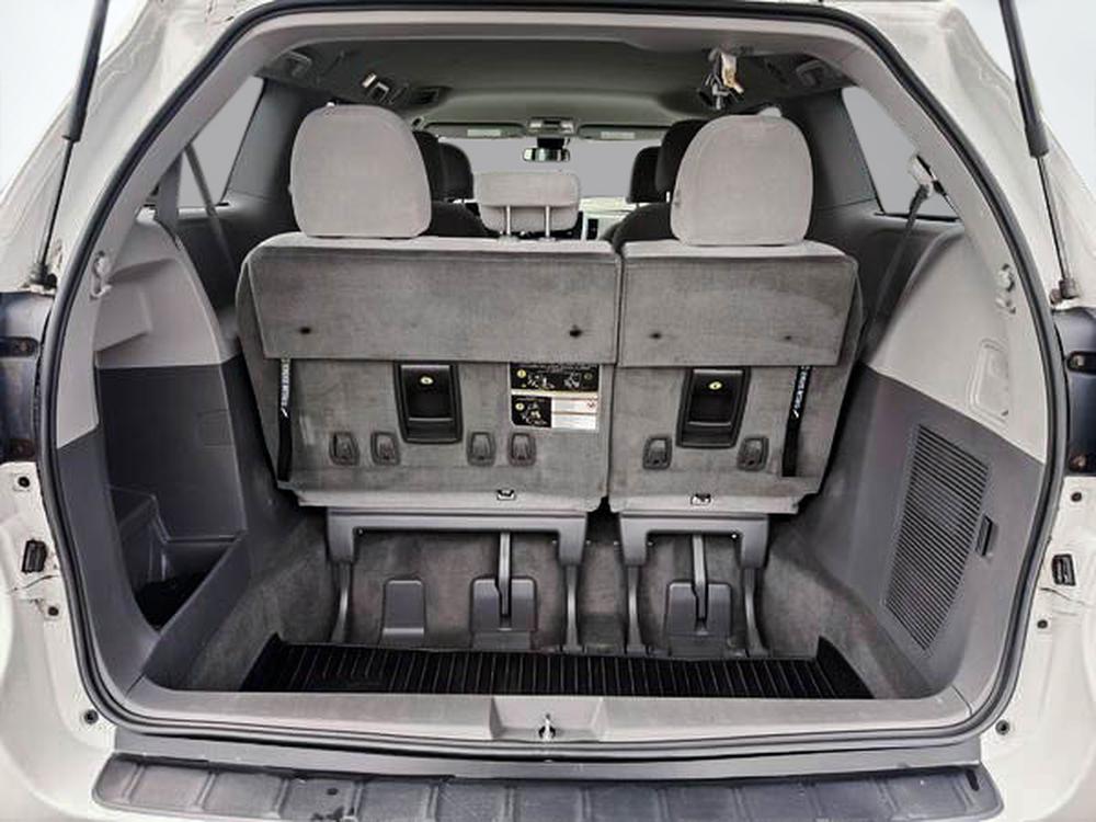 Toyota Sienna LE AWD 2018 d&rsquo;occasion à vendre - 32