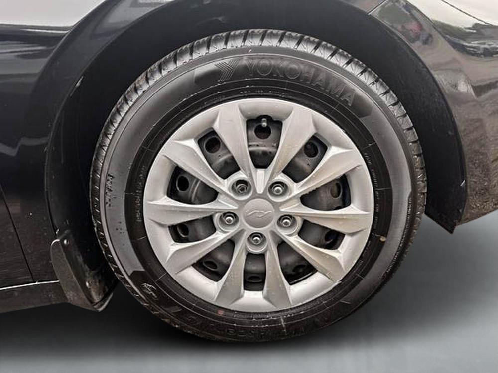 Kia Forte LX 2022 d&rsquo;occasion à vendre - 11
