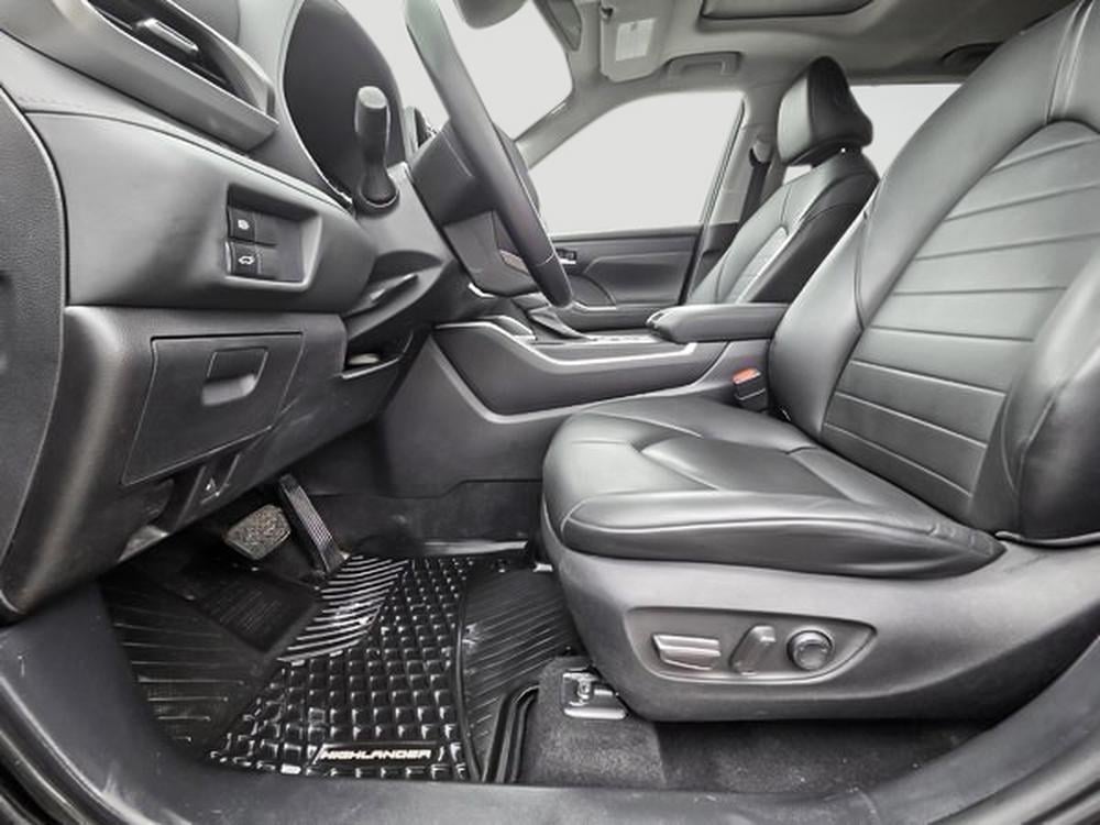 Toyota Highlander 2021 Noir usage à vendre Toyota Highlander 2021 Noir usage à vendre