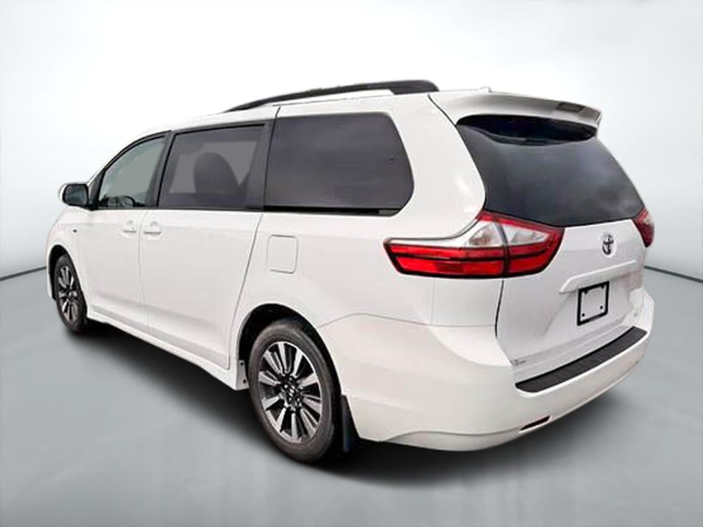 Toyota Sienna LE AWD 2018 d&rsquo;occasion à vendre - 4
