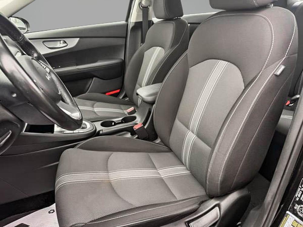 Kia Forte LX 2022 d&rsquo;occasion à vendre - 16