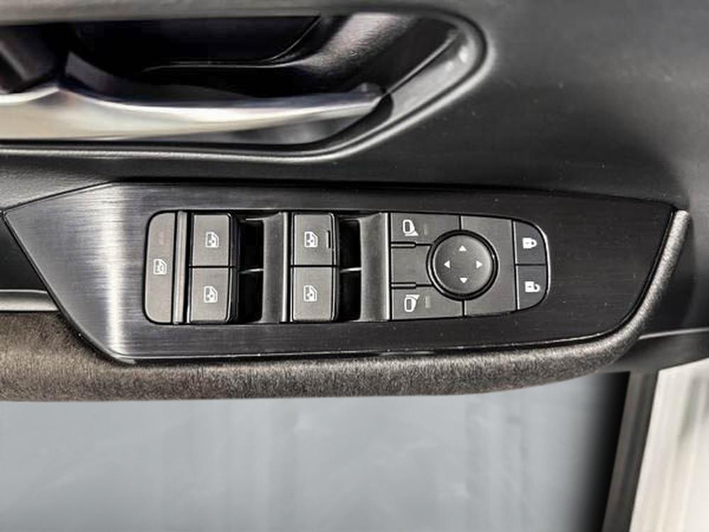 Nissan Kicks 2025 Blanc usage à vendre Nissan Kicks 2025 Blanc usage à vendre