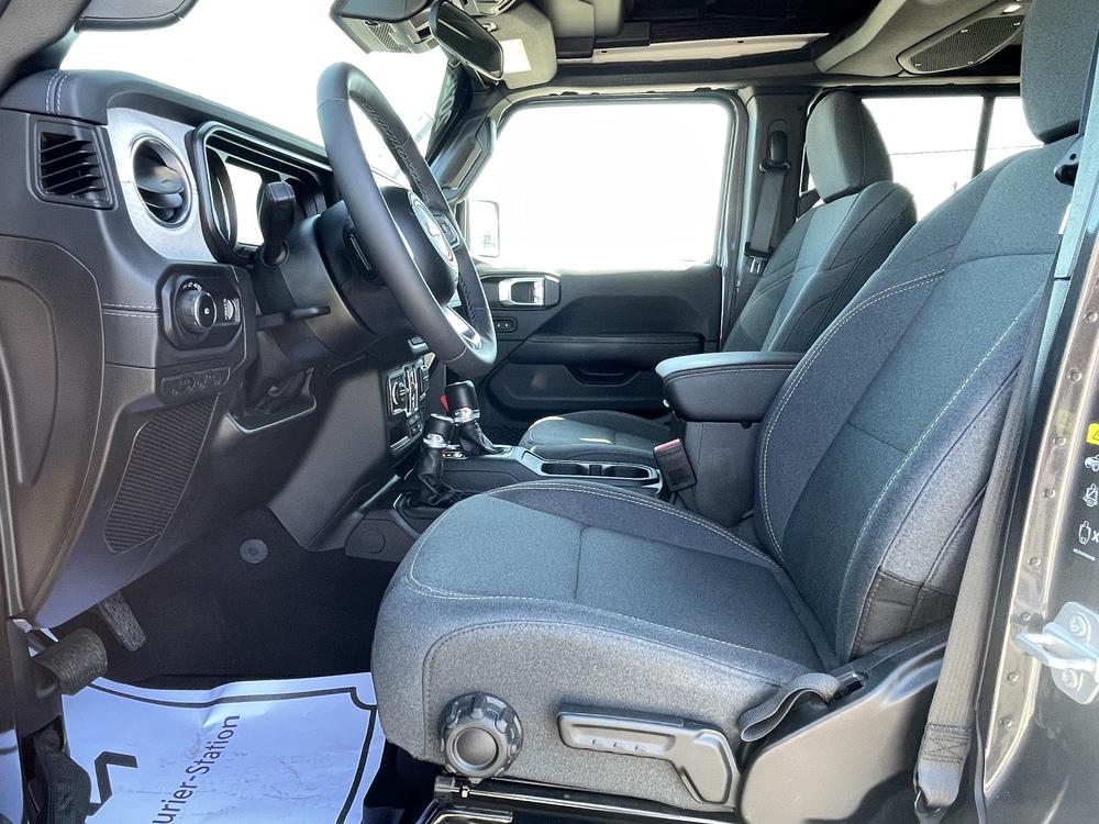 Jeep Wrangler SAHARA 2025 d&rsquo;occasion à vendre - 13