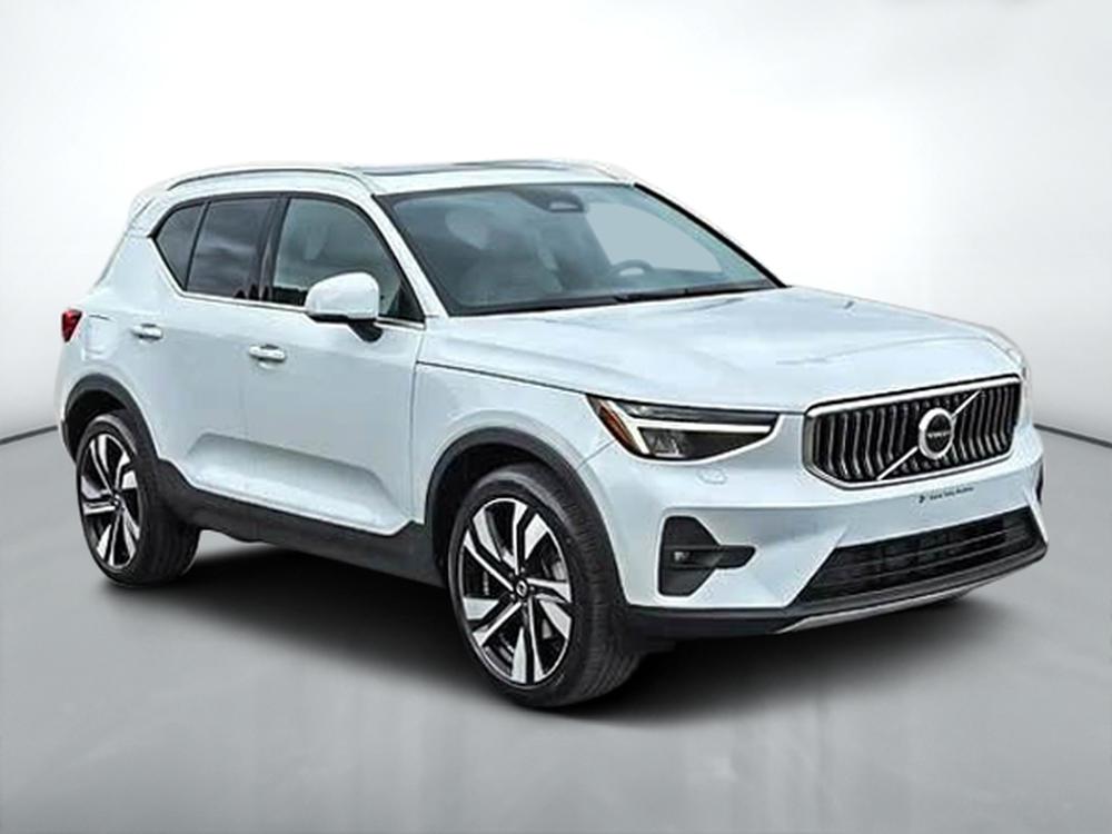 Volvo XC40 B5 PLUS AWD 2023 d&rsquo;occasion à vendre