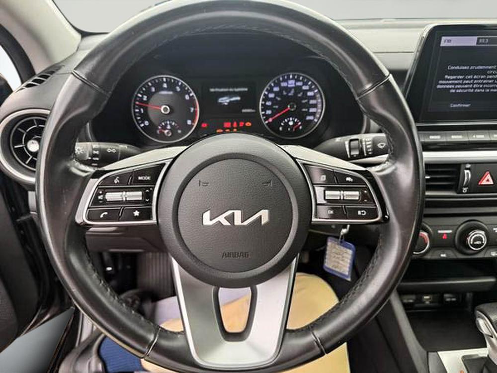 Kia Forte LX 2022 d&rsquo;occasion à vendre - 19