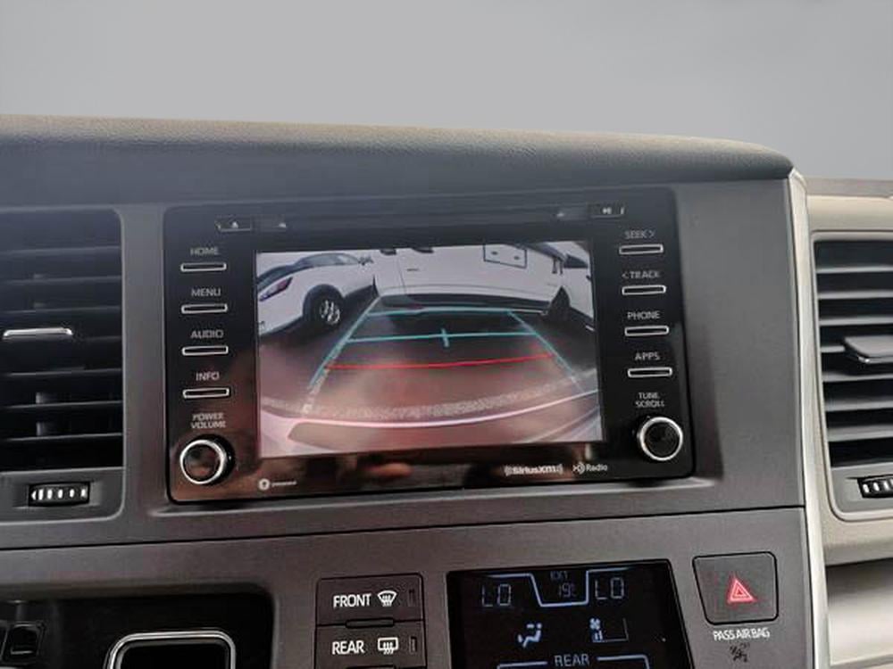 Toyota Sienna LE AWD 2018 d&rsquo;occasion à vendre - 28