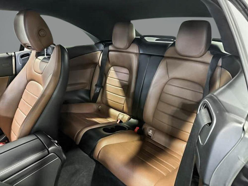 Mercedes-Benz C-Class 2018 Noir usage à vendre Mercedes-Benz C-Class 2018 Noir usage à vendre