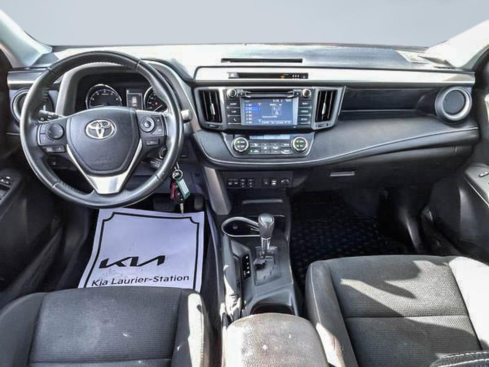 Toyota RAV4 2017 Bourgogne usage à vendre Toyota RAV4 2017 Bourgogne usage à vendre