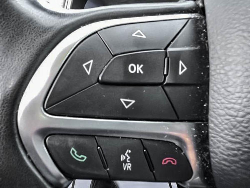Chrysler 200 LIMITED 2016 d&rsquo;occasion à vendre - 18
