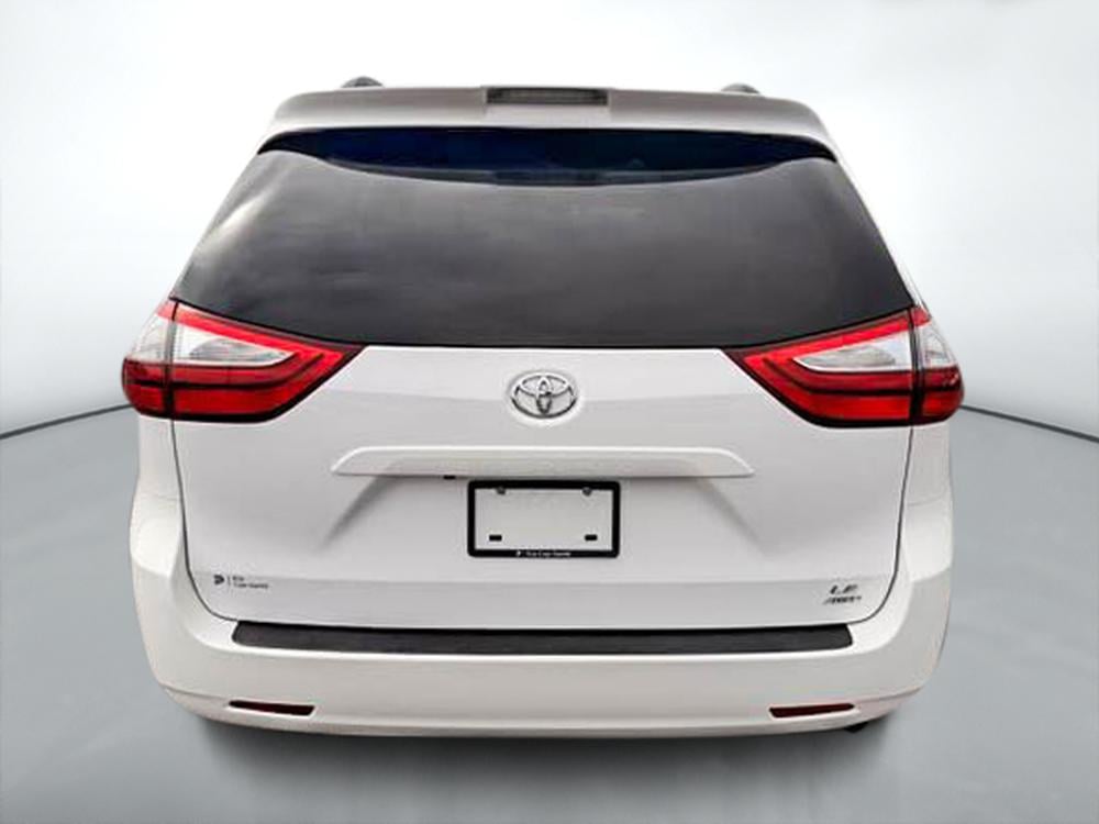 Toyota Sienna LE AWD 2018 d&rsquo;occasion à vendre - 6