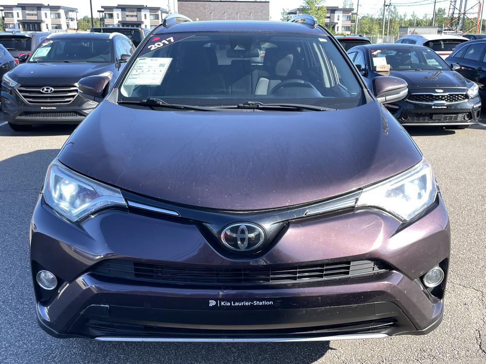 Toyota RAV4 LE 2017 d&rsquo;occasion à vendre - 2
