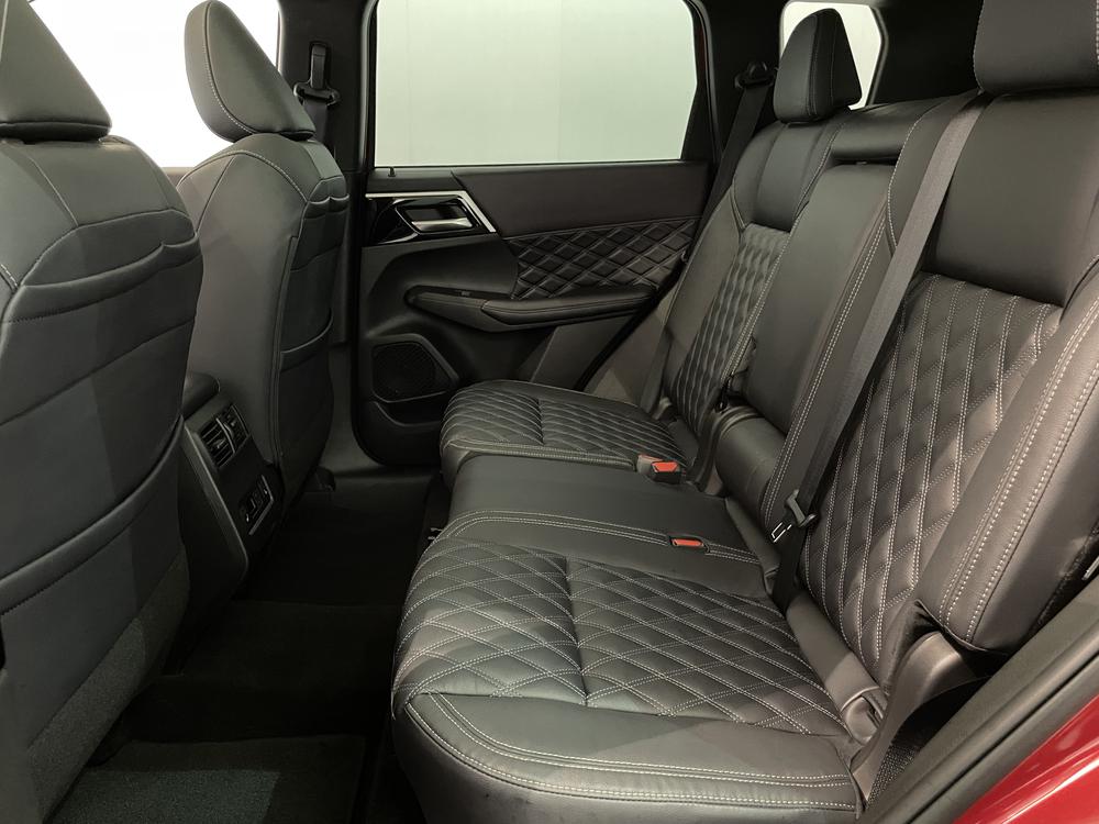 Mitsubishi Outlander SEL AWD / 7 PASSAGERS 2023 d&rsquo;occasion à vendre - 33