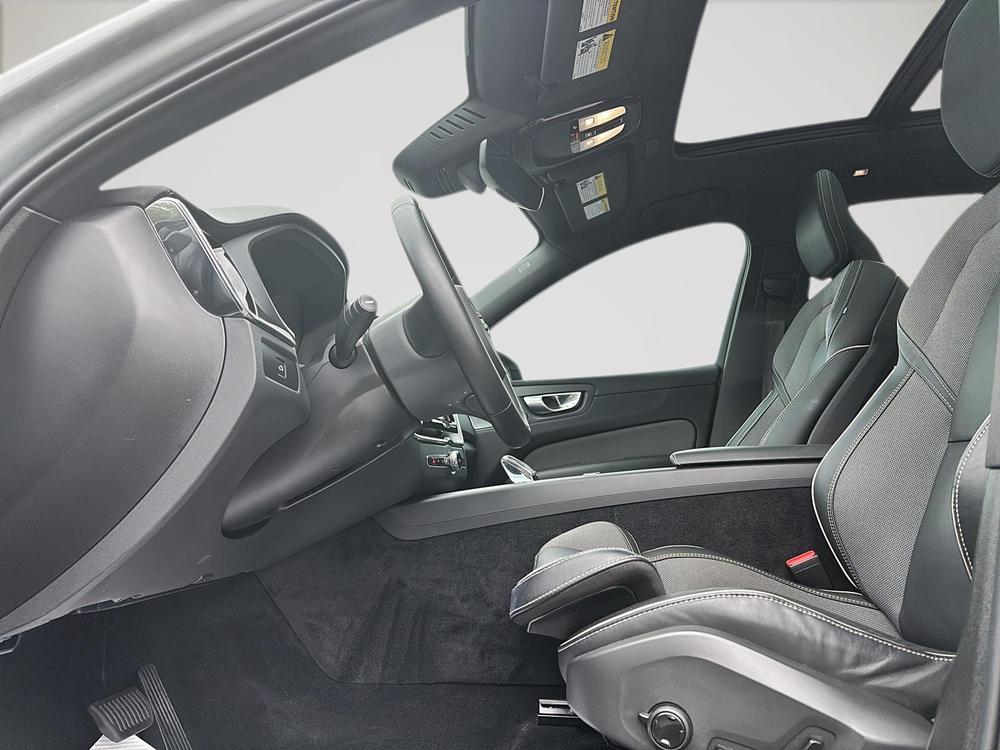 Volvo XC60 B5 ULTIMATE AWD DARK THEME 2024 d&rsquo;occasion à vendre - 13