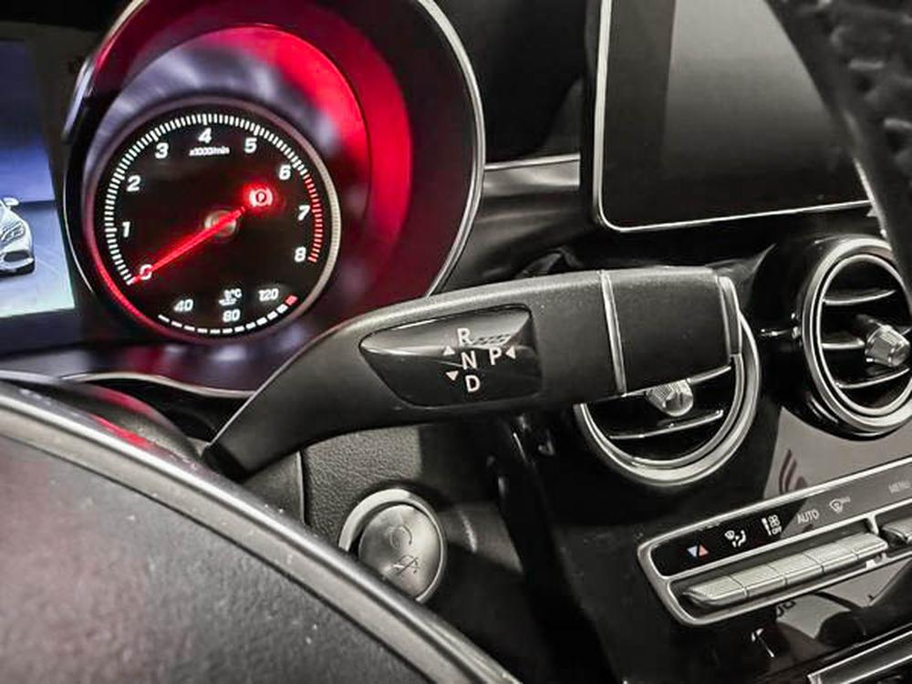 Mercedes-Benz C-Class 2018 Noir usage à vendre Mercedes-Benz C-Class 2018 Noir usage à vendre