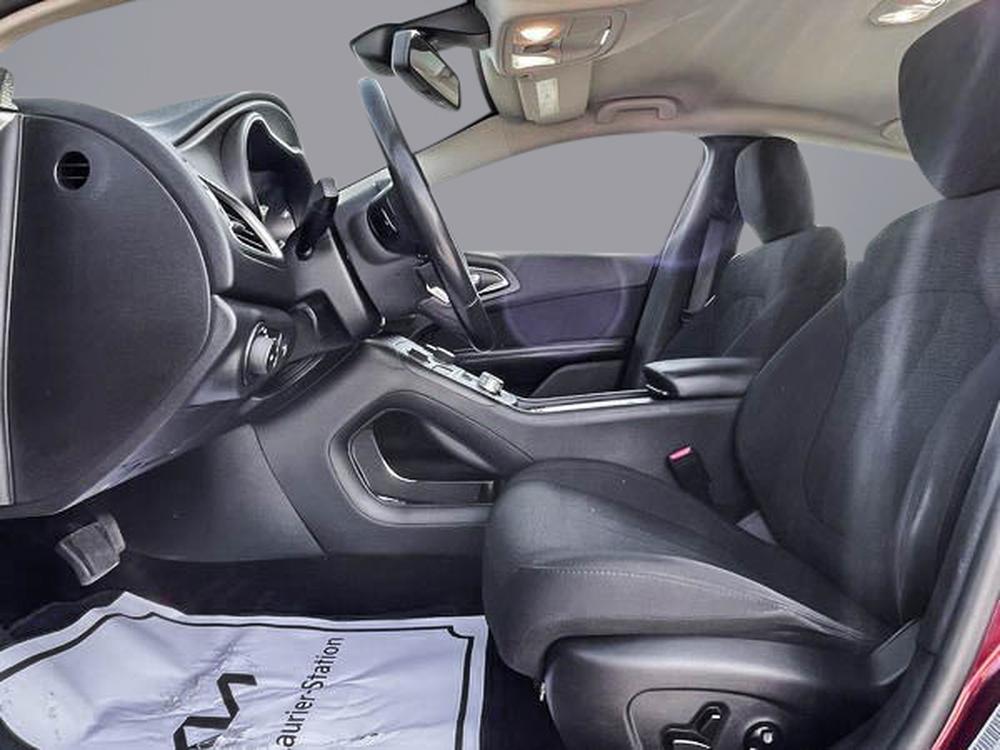 Chrysler 200 LIMITED 2016 d&rsquo;occasion à vendre - 16