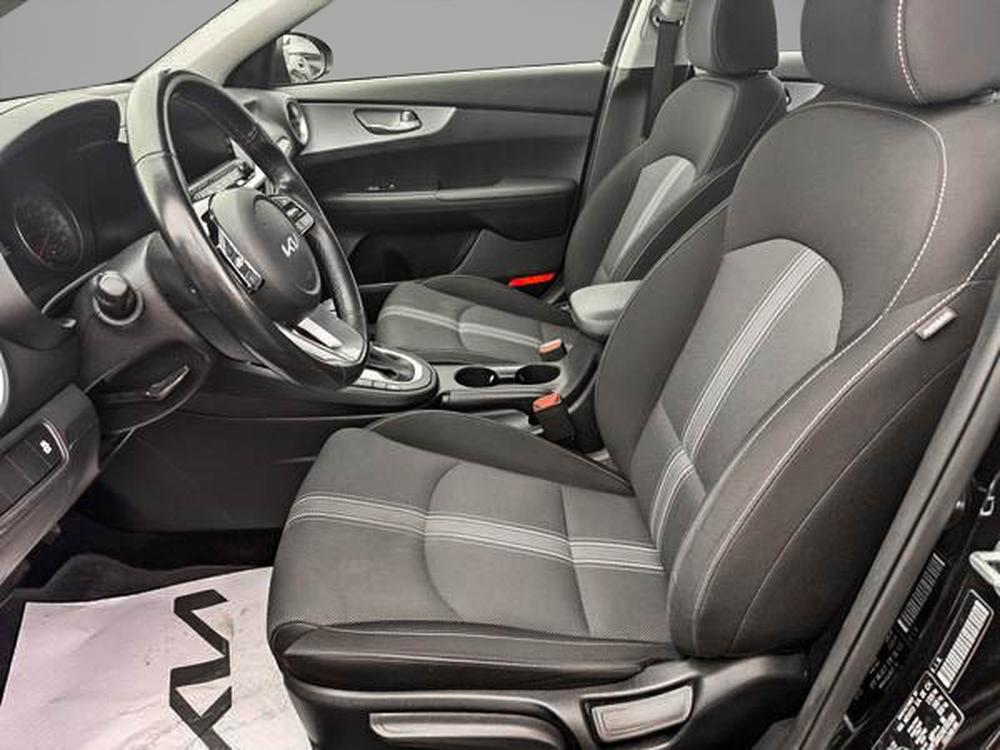 Kia Forte LX 2022 d&rsquo;occasion à vendre - 14