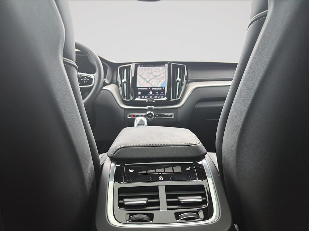 Volvo XC60 B5 ULTIMATE AWD DARK THEME 2024 d&rsquo;occasion à vendre - 16