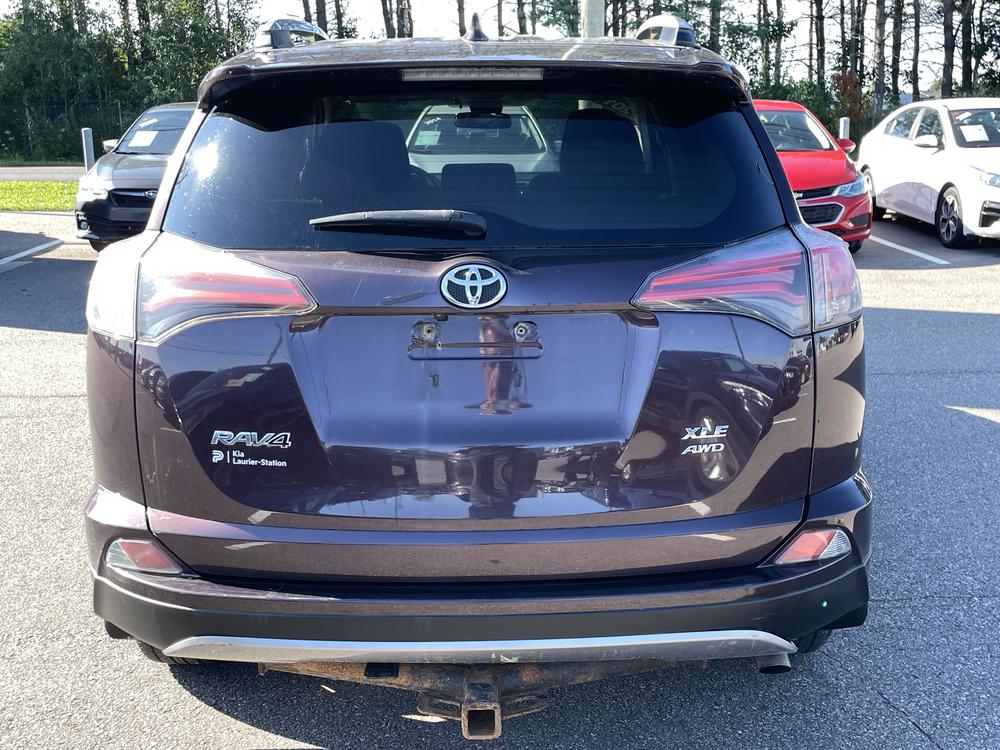 Toyota RAV4 LE 2017 d&rsquo;occasion à vendre - 7