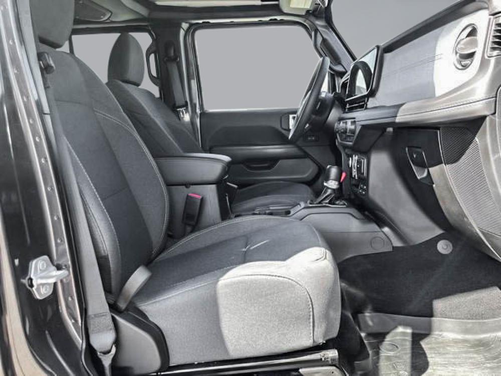 Jeep Wrangler SAHARA 2025 d&rsquo;occasion à vendre - 29
