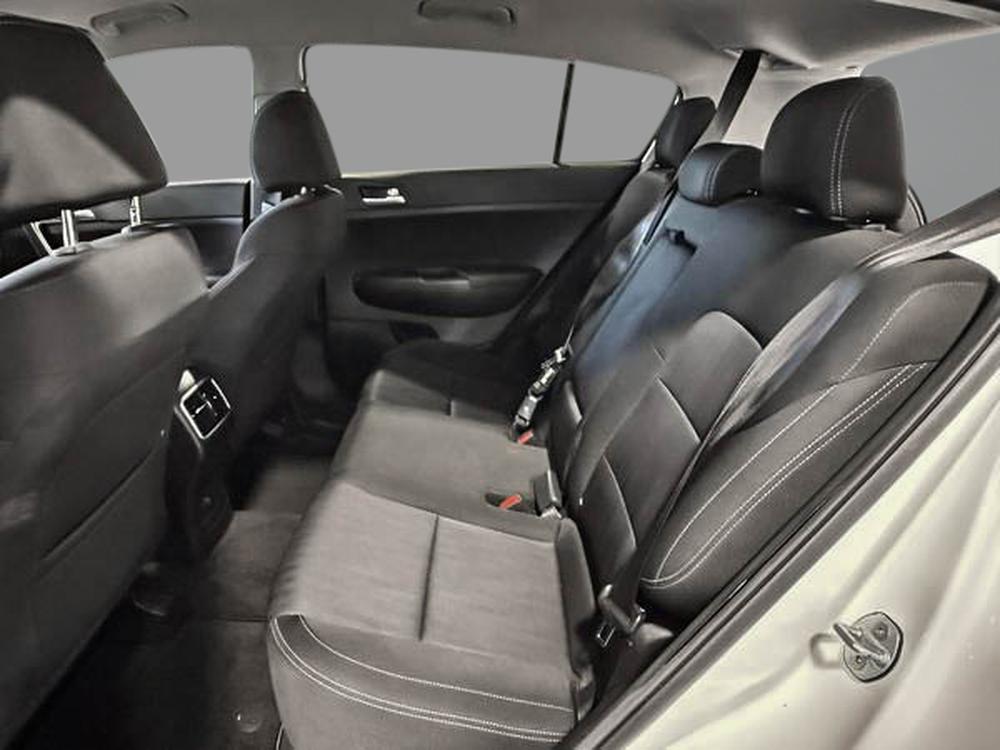 Kia Sportage LX 2021 d&rsquo;occasion à vendre - 29