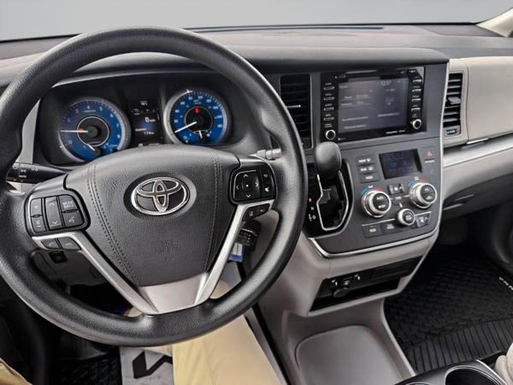 Toyota Sienna LE AWD 2018 d&rsquo;occasion à vendre - 27