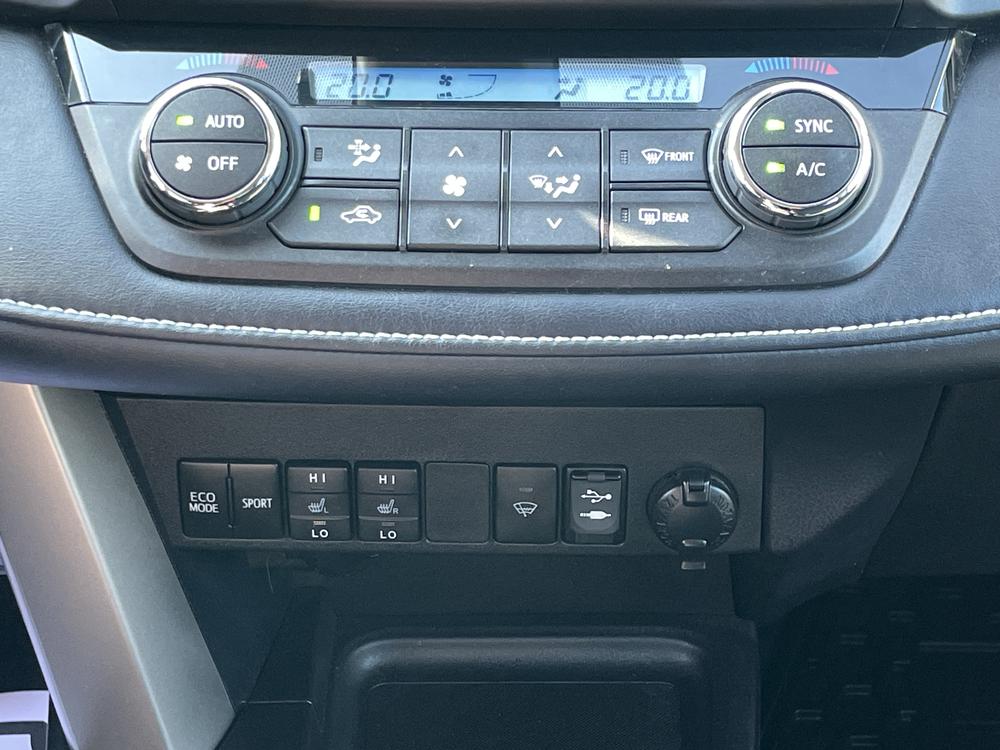 Toyota RAV4 LE 2017 d&rsquo;occasion à vendre - 22