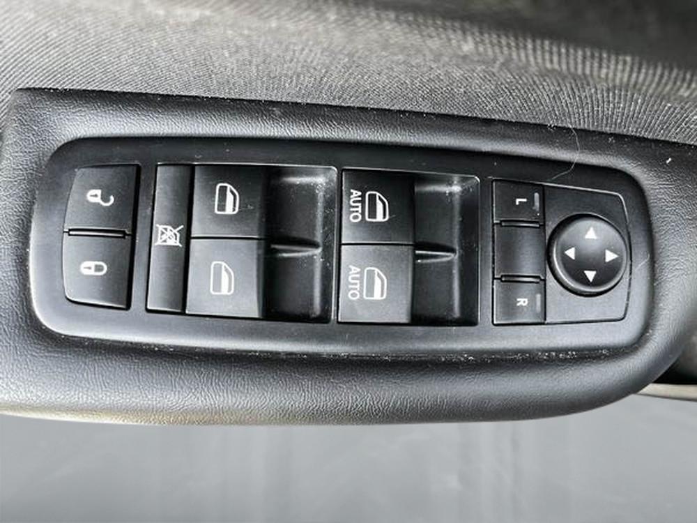Chrysler 200 LIMITED 2016 d&rsquo;occasion à vendre - 12