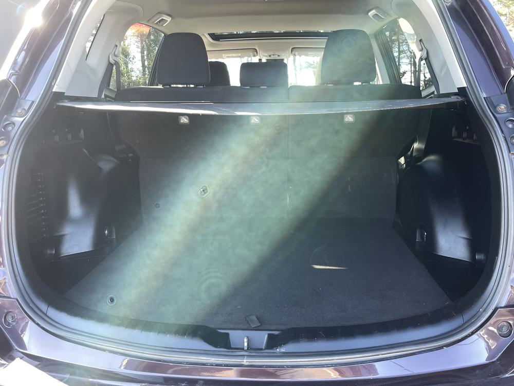 Toyota RAV4 LE 2017 d&rsquo;occasion à vendre - 29