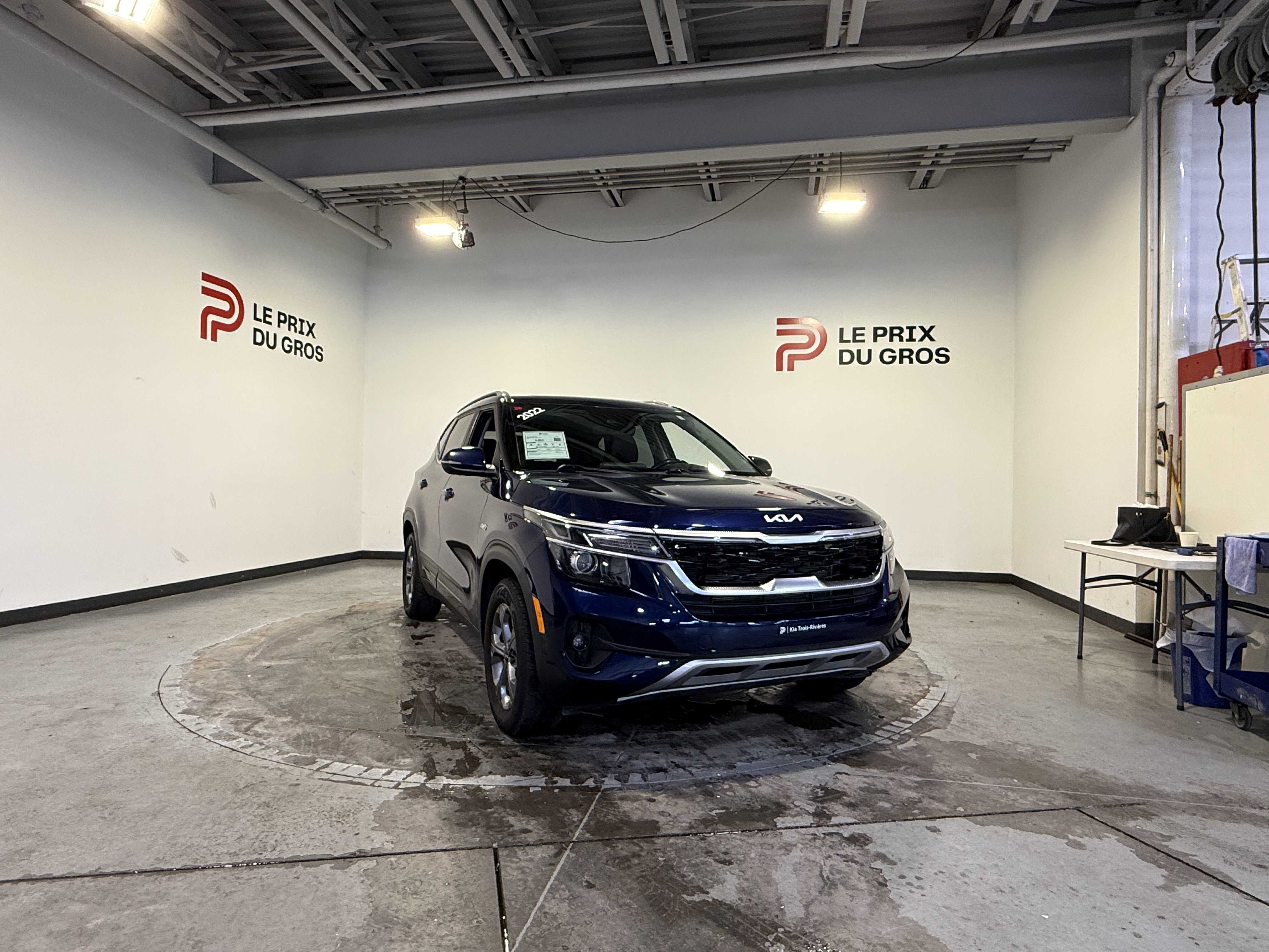 Black 2022 Kia Seltos SUV / Crossover All-Wheel Drive Automatic