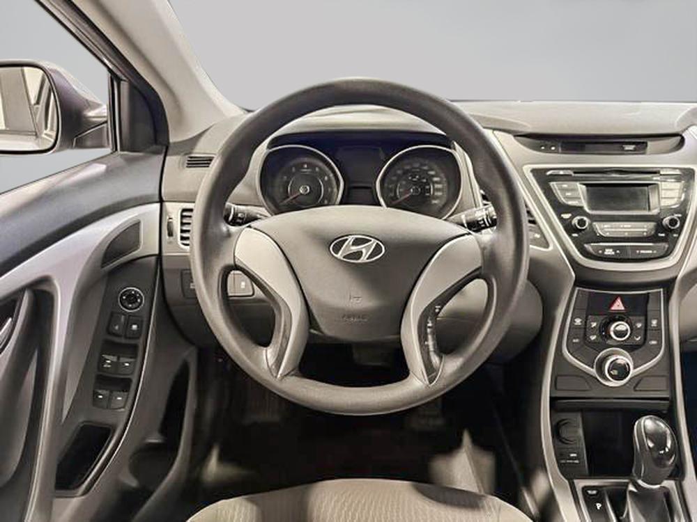 Hyundai Elantra LE 2016 d&rsquo;occasion à vendre - 17