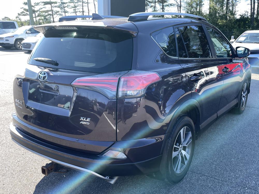 Toyota RAV4 LE 2017 d&rsquo;occasion à vendre - 8