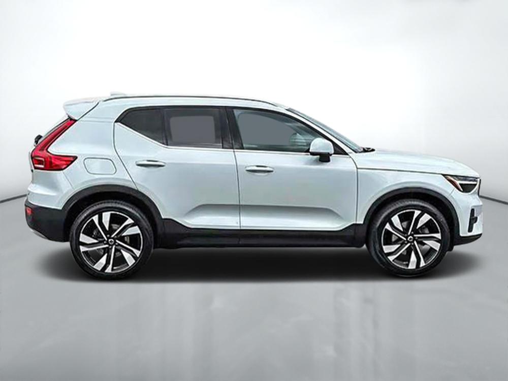 Volvo XC40 B5 PLUS AWD 2023 d&rsquo;occasion à vendre - 8