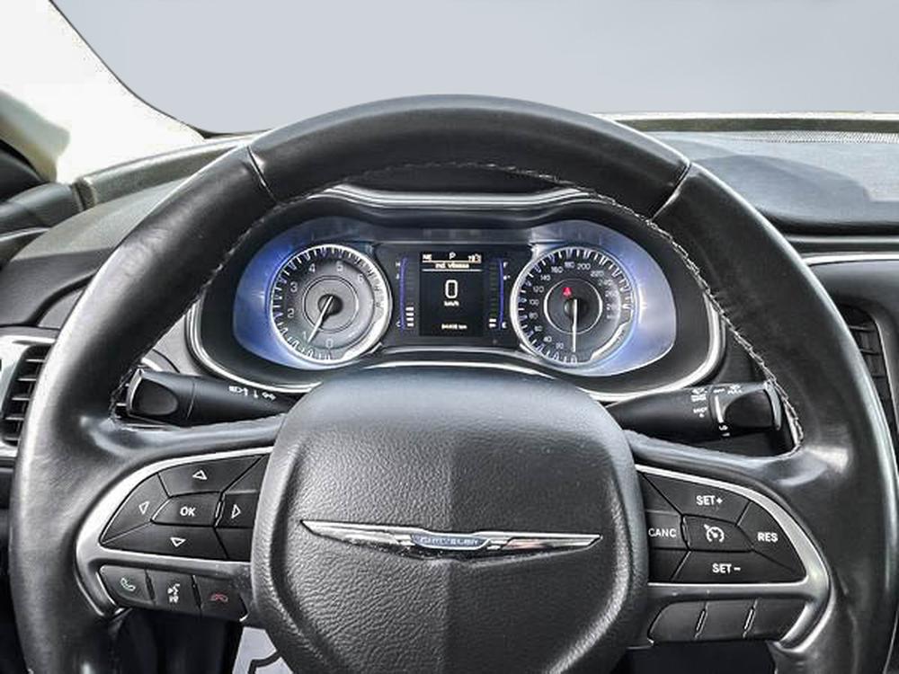 Chrysler 200 LIMITED 2016 d&rsquo;occasion à vendre - 28