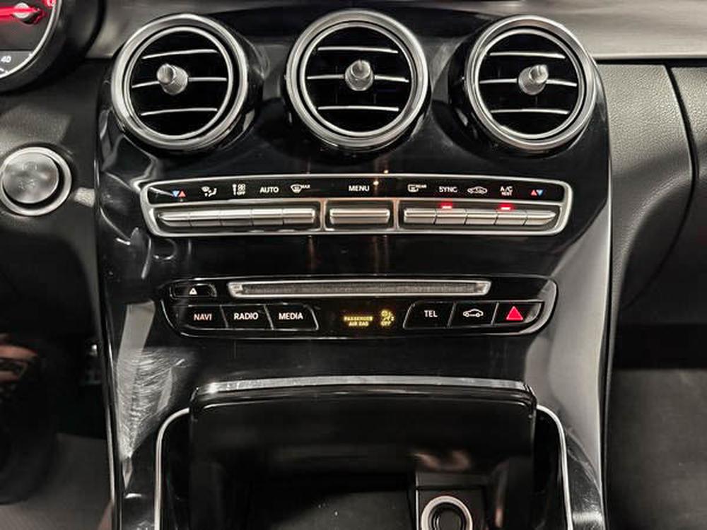 Mercedes-Benz C-Class 2018 Noir usage à vendre Mercedes-Benz C-Class 2018 Noir usage à vendre