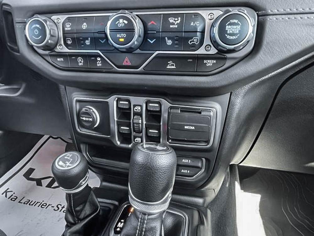 Jeep Wrangler SAHARA 2025 d&rsquo;occasion à vendre - 22
