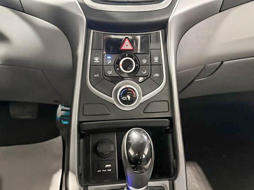 Hyundai Elantra LE 2016 d&rsquo;occasion à vendre - 26