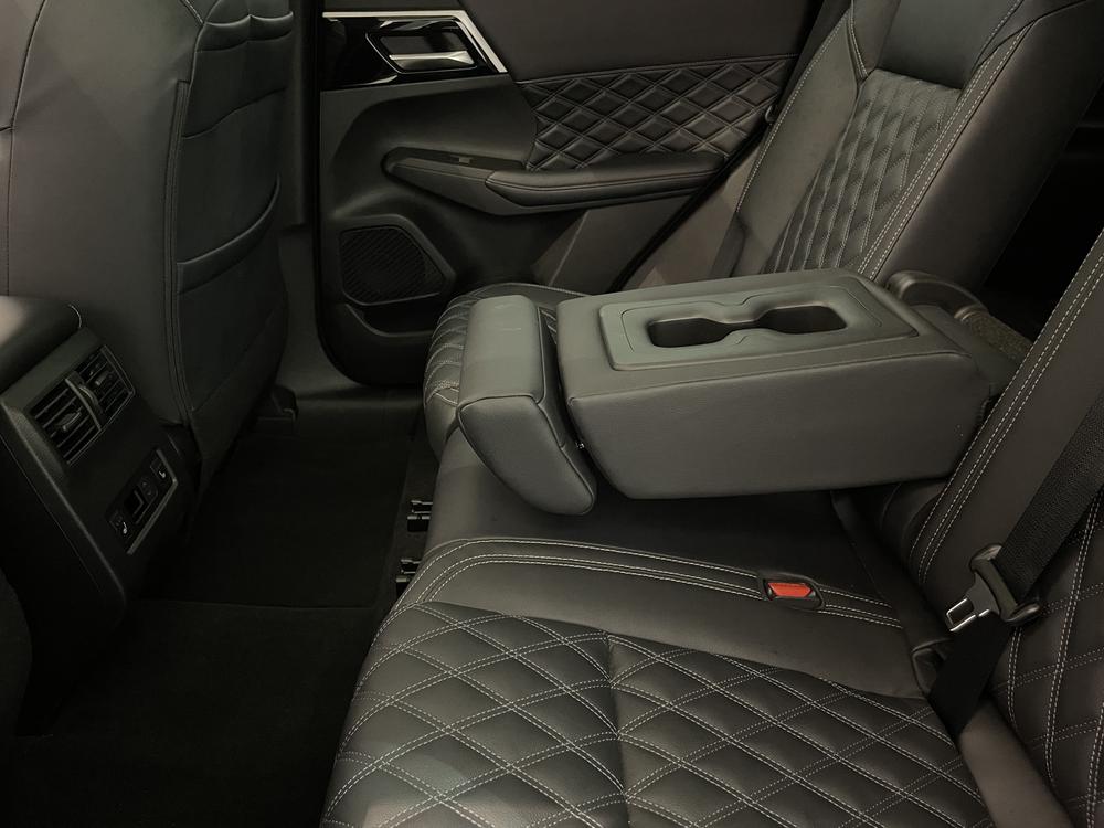 Mitsubishi Outlander SEL AWD / 7 PASSAGERS 2023 d&rsquo;occasion à vendre - 34