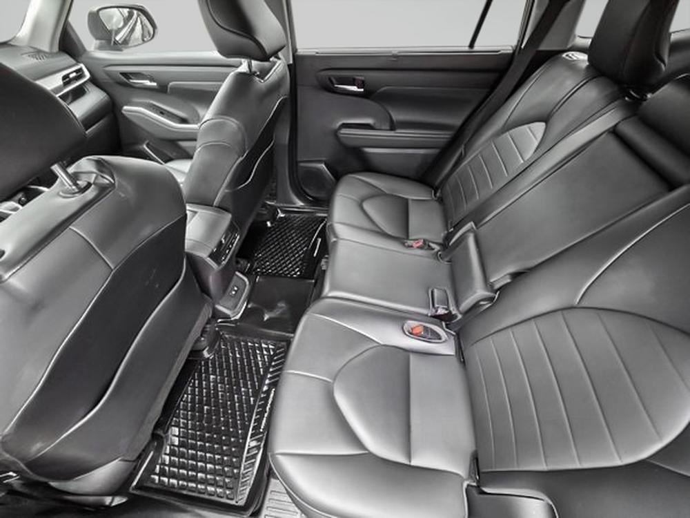 Toyota Highlander 2021 Noir usage à vendre Toyota Highlander 2021 Noir usage à vendre