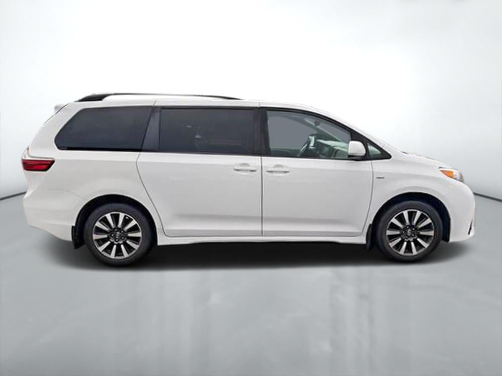 Toyota Sienna LE AWD 2018 d&rsquo;occasion à vendre - 8