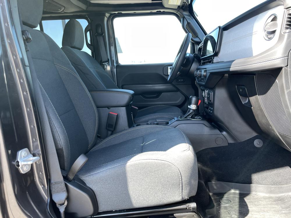 Jeep Wrangler SAHARA 2025 d&rsquo;occasion à vendre - 29