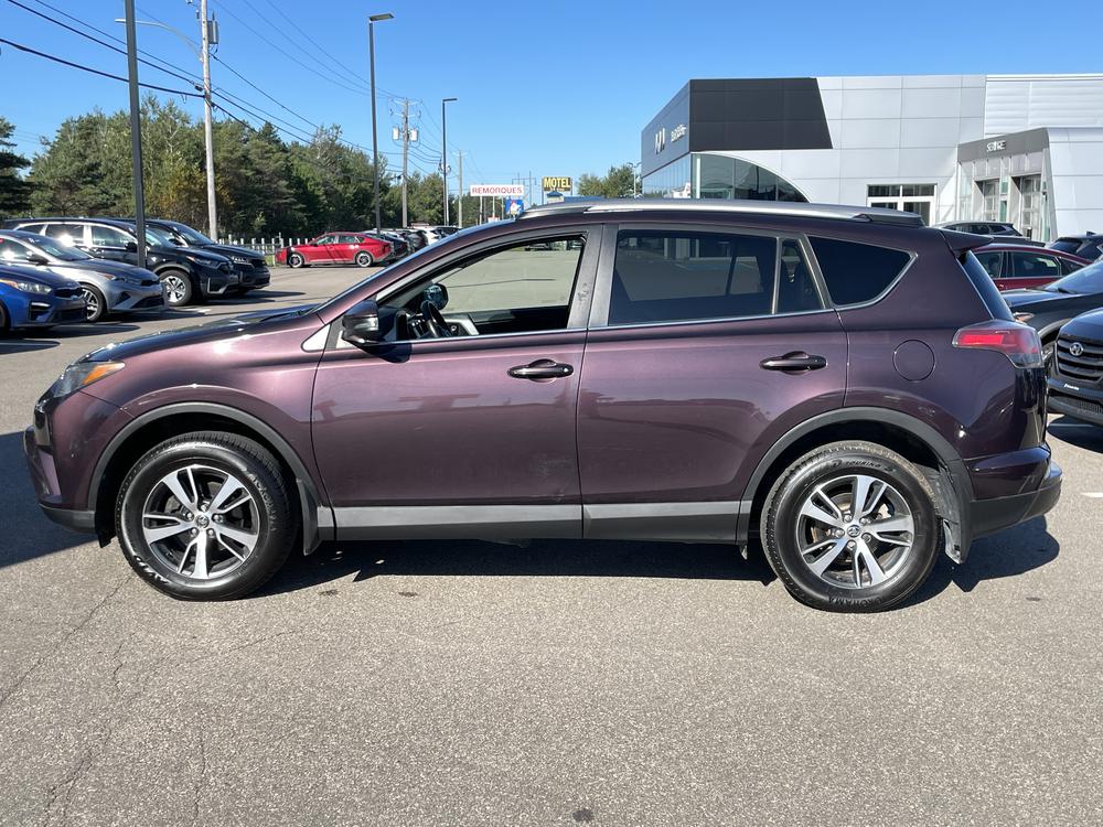 Toyota RAV4 LE 2017 d&rsquo;occasion à vendre - 4