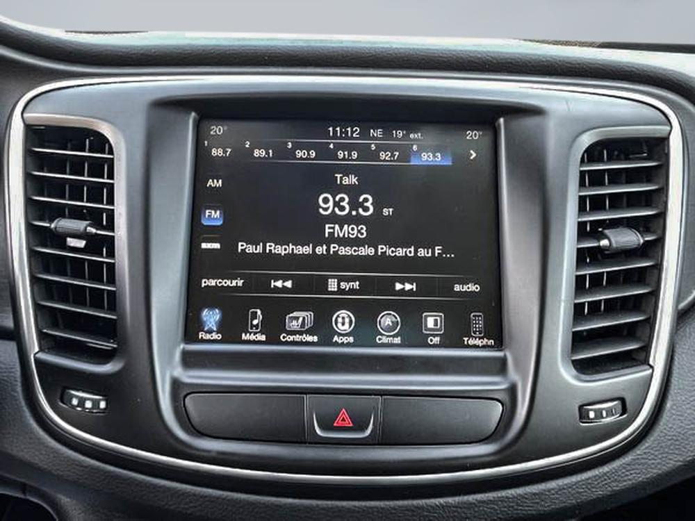 Chrysler 200 LIMITED 2016 d&rsquo;occasion à vendre - 23
