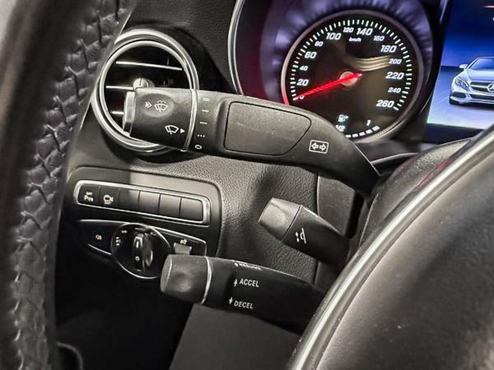 Mercedes-Benz C-Class 2018 Noir usage à vendre Mercedes-Benz C-Class 2018 Noir usage à vendre