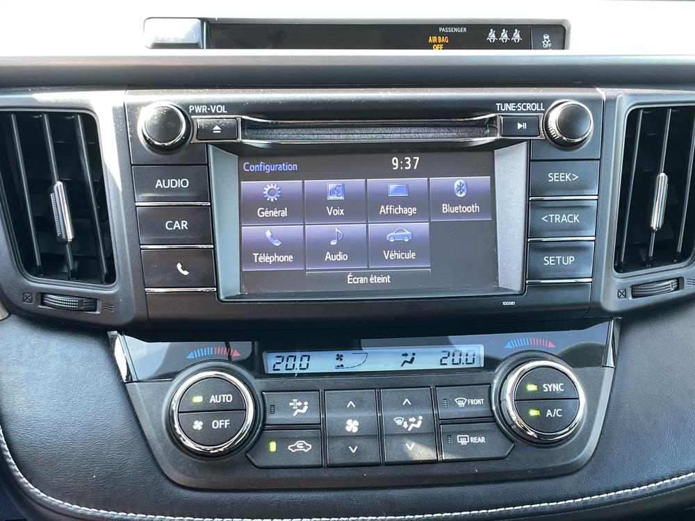 Toyota RAV4 LE 2017 d&rsquo;occasion à vendre - 28