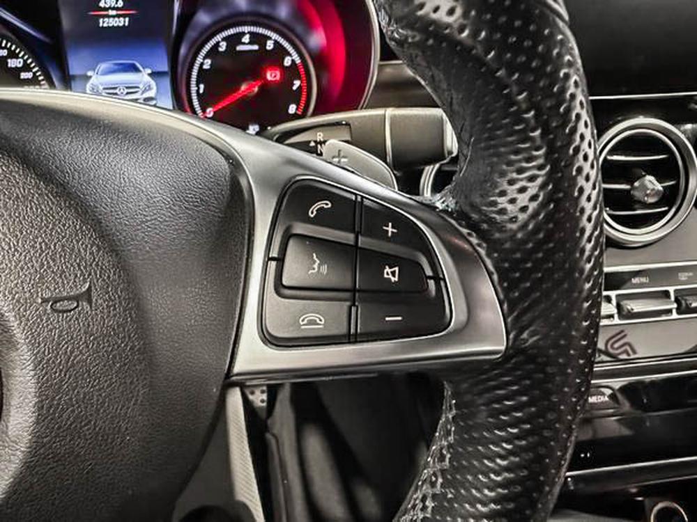 Mercedes-Benz C-Class 2018 Noir usage à vendre Mercedes-Benz C-Class 2018 Noir usage à vendre
