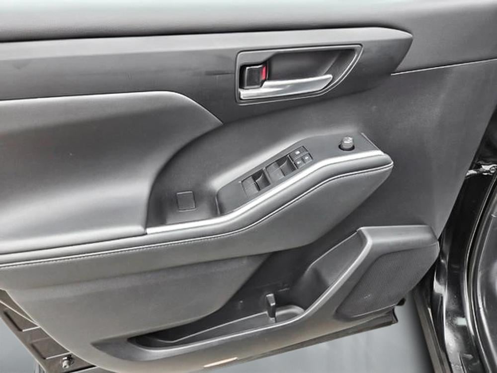 Toyota Highlander 2021 Noir usage à vendre Toyota Highlander 2021 Noir usage à vendre