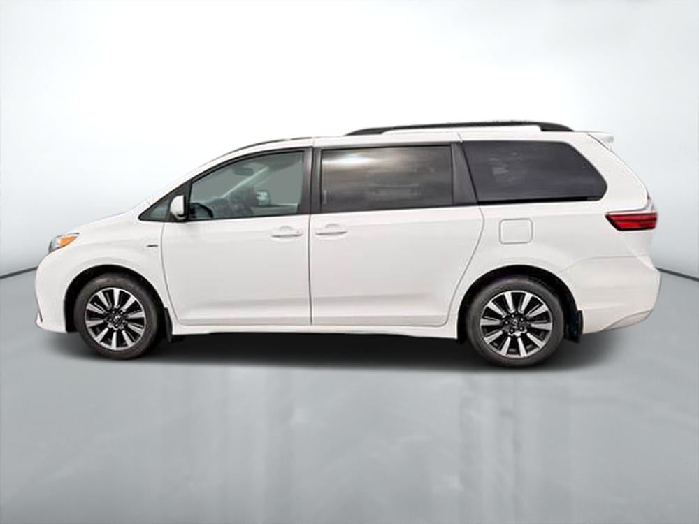 Toyota Sienna LE AWD 2018 d&rsquo;occasion à vendre - 3