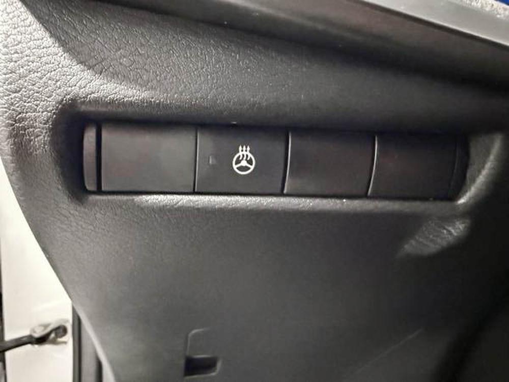 Nissan Kicks 2025 Blanc usage à vendre Nissan Kicks 2025 Blanc usage à vendre