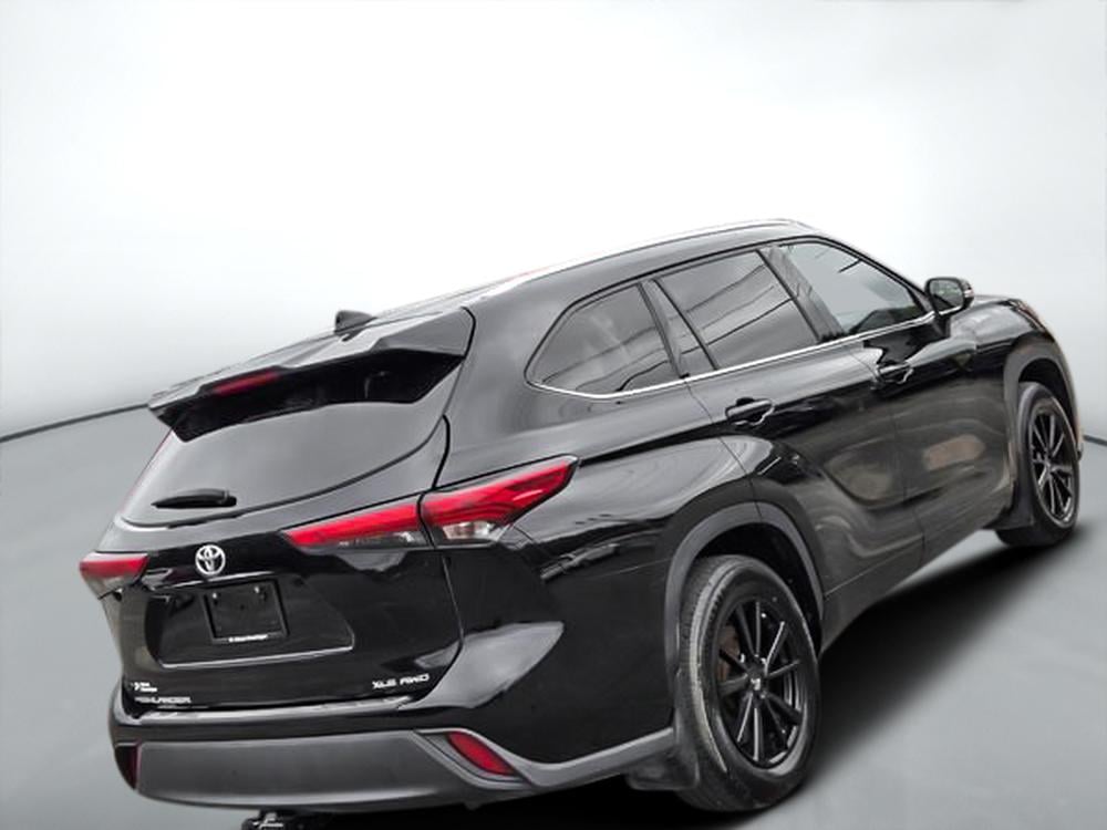 Toyota Highlander 2021 Noir usage à vendre Toyota Highlander 2021 Noir usage à vendre